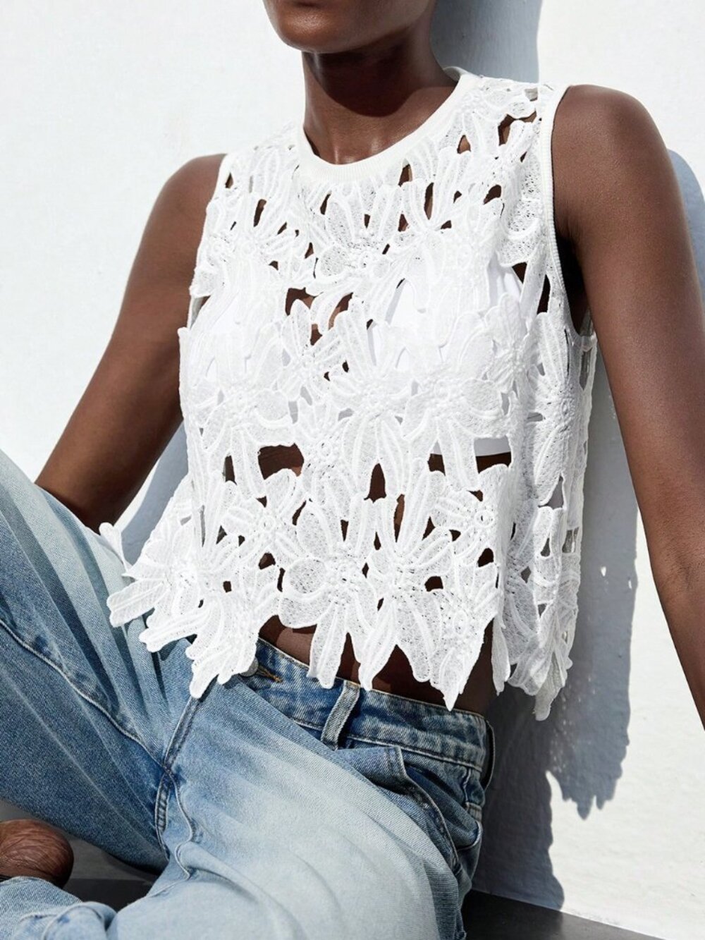 White Casual Women's Elegant Lace Top - Picture 6 of 8